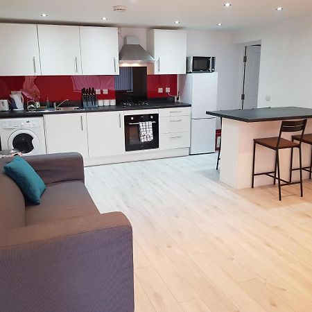 Central Windsor 2 Bedroom Flat With Free Parking Экстерьер фото